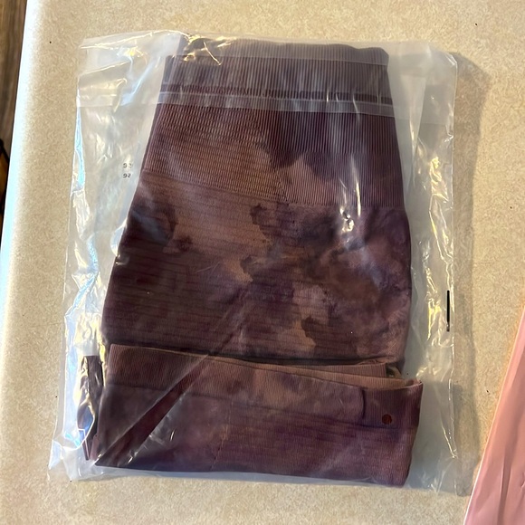 DarcSport Keep On Fighting Everson Seamless "Valencourt" Shorts - Picture 4 of 4